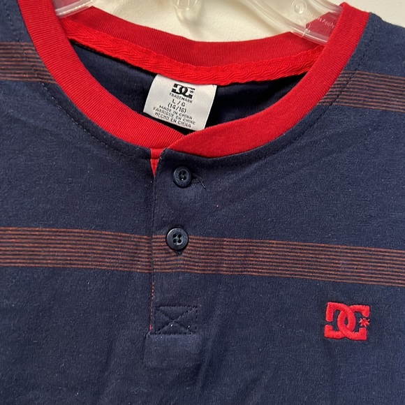 DC Boys T-Shirt. - Picture 3 of 6